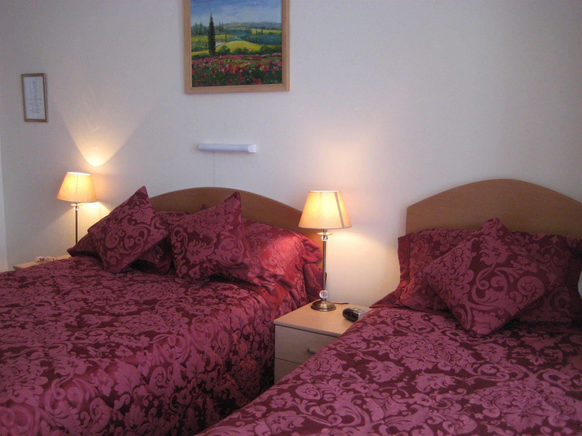 פיינטון Cleve Court Hotel מראה חיצוני תמונה